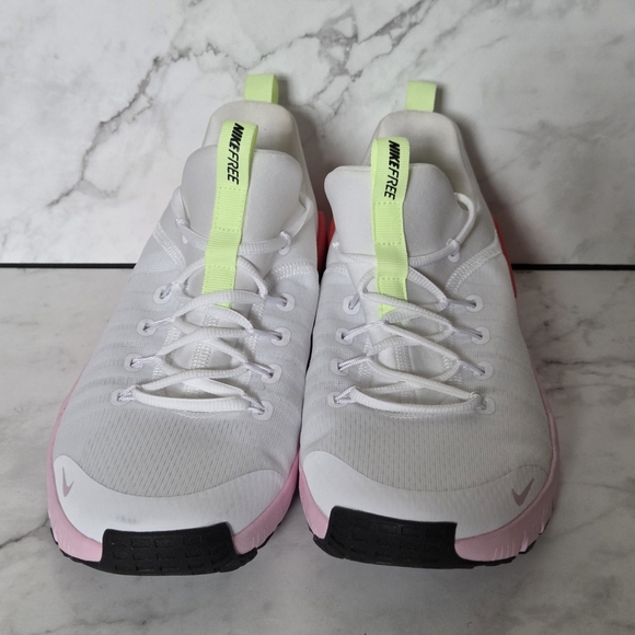 Nike Free Metcon 6 White Bright Crimson Pink Foam Womens Sneakers Shoes 11.5 - Picture 3 of 9